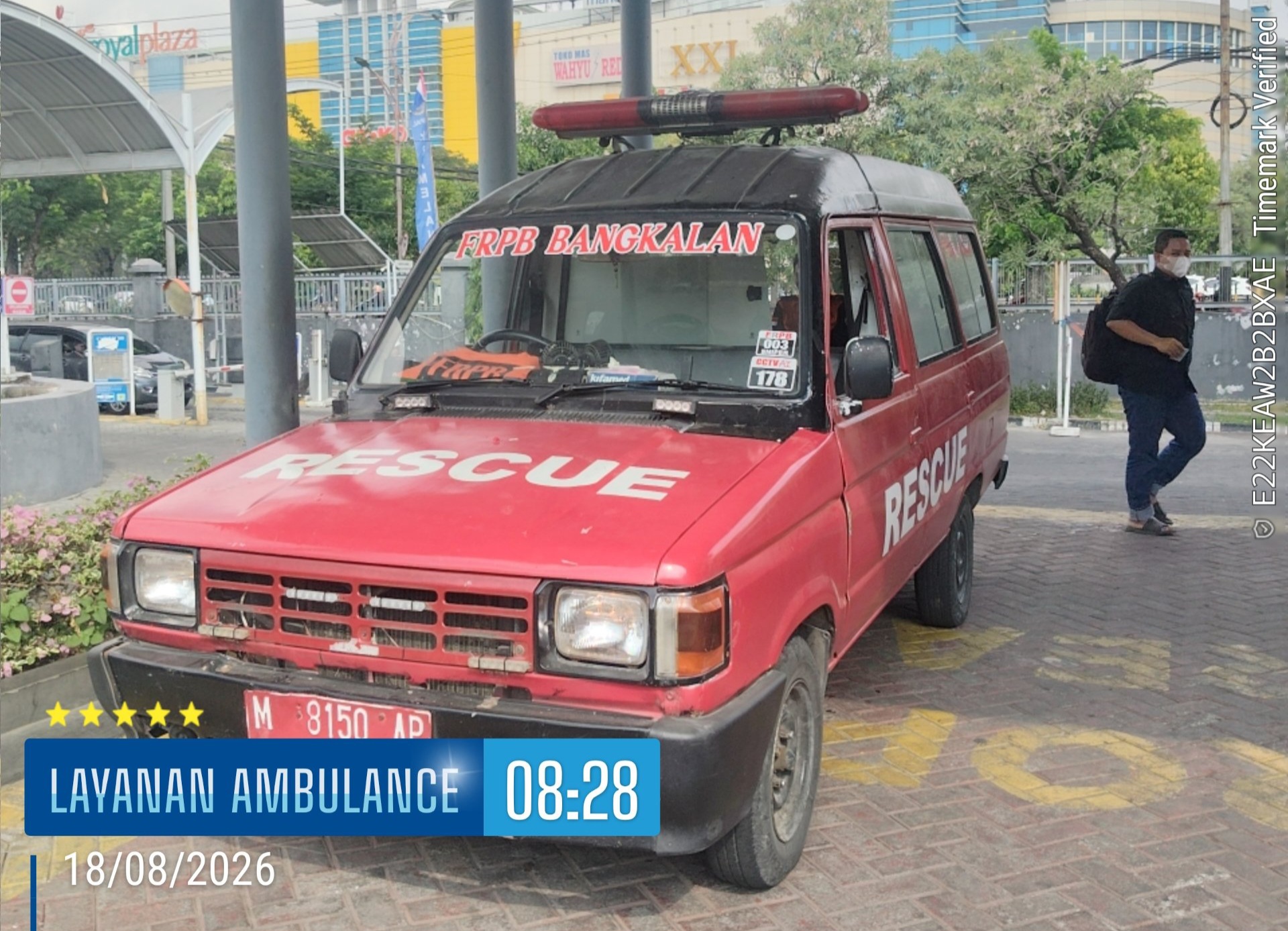 Ambulans FRPB Bangkalan SNIPER 003 Antar Pasien Rujukan ke RSAL dr. Ramelan